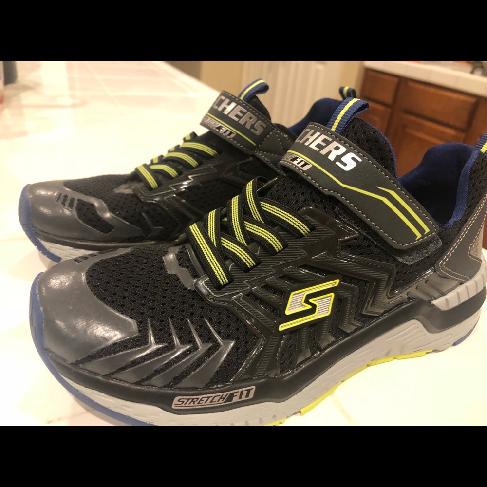 Tennis Shoes